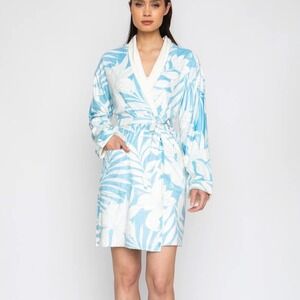 Wrap Up‎ by VP Women Blue Hawaii Short Robe Tropical Hibiscus Floral Blue White
